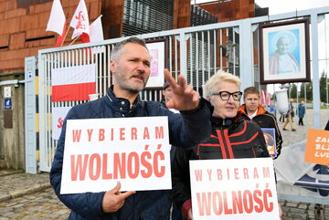 Jarosław Wałęsa i Henryka Krzywonos w Gdańsku