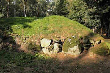 Jeden z megalitycznych grobowców na Kujawach