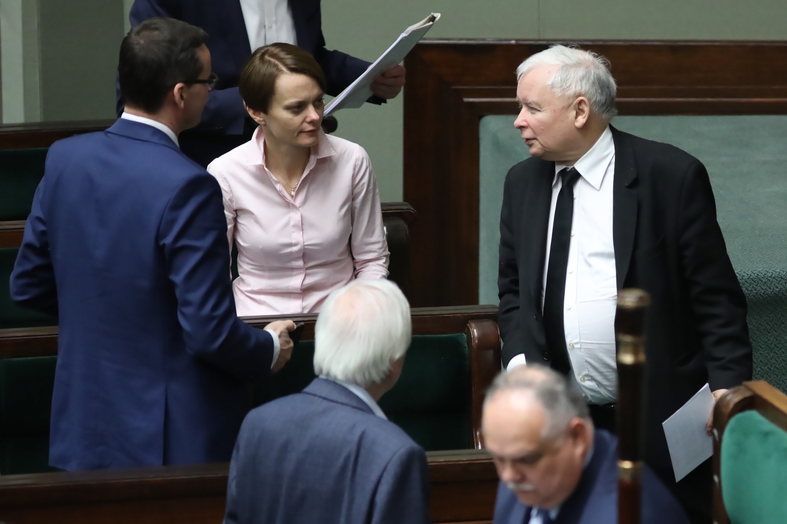 Od lewej: Mateusz Morawiecki, Jadwiga Emilewicz i Jarosław Kaczyński w Sejmie