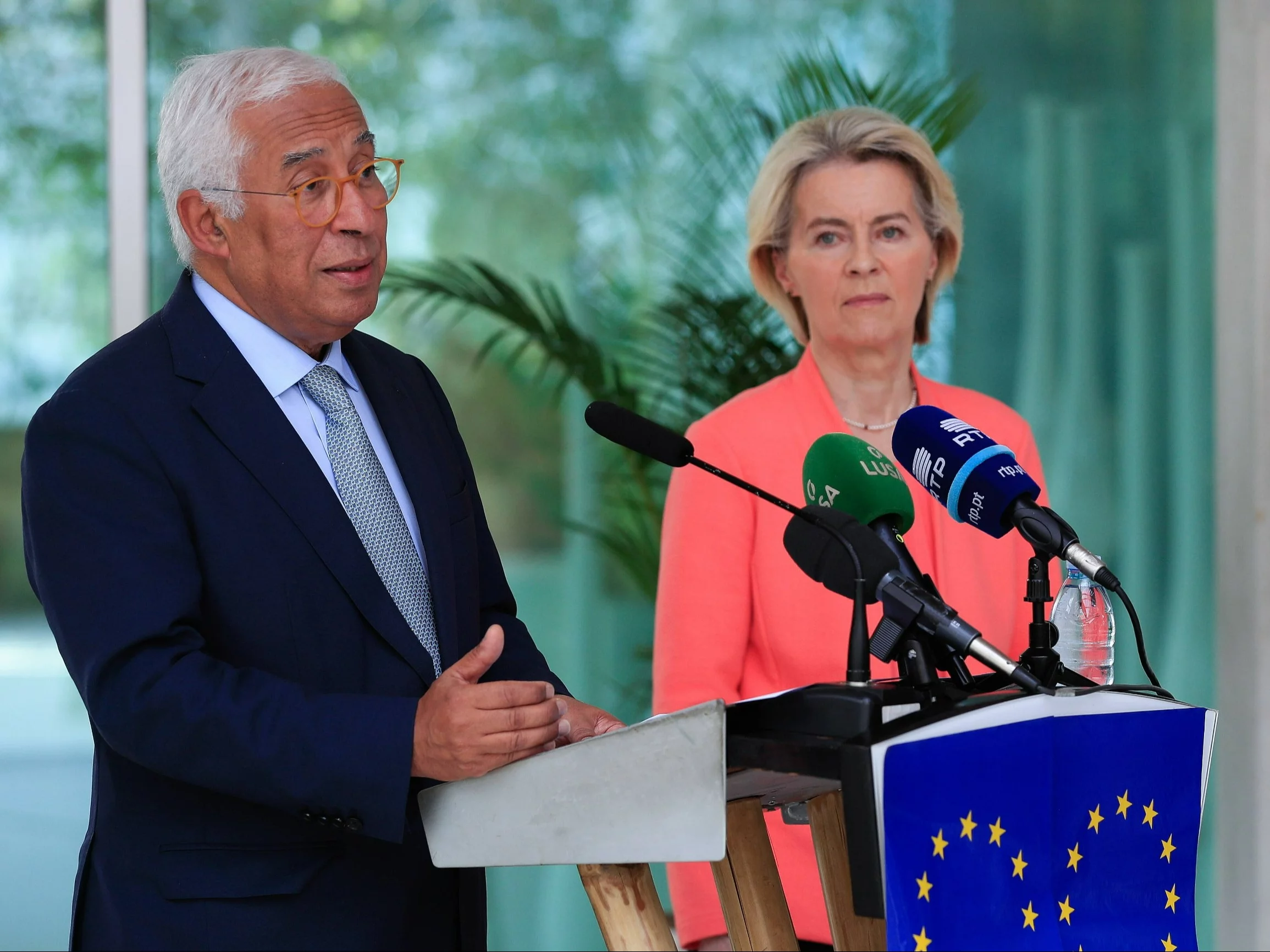 Szef Rady Europejskiej Antonio Costa i przewodnicząca Komisji Europejskiej Ursula von der Leyen