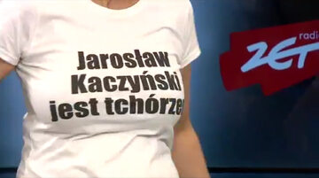 Joanna Scheuring-Wielgus przyszła do studia Radia ZET w koszulce z napisem "Jarosław Kaczyński jest tchórzem"