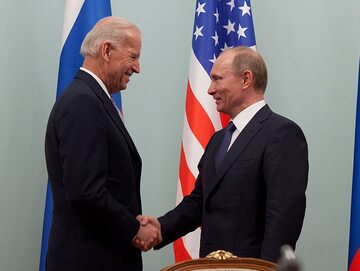 Joe Biden podczas spotkania z Władimirem Putinem