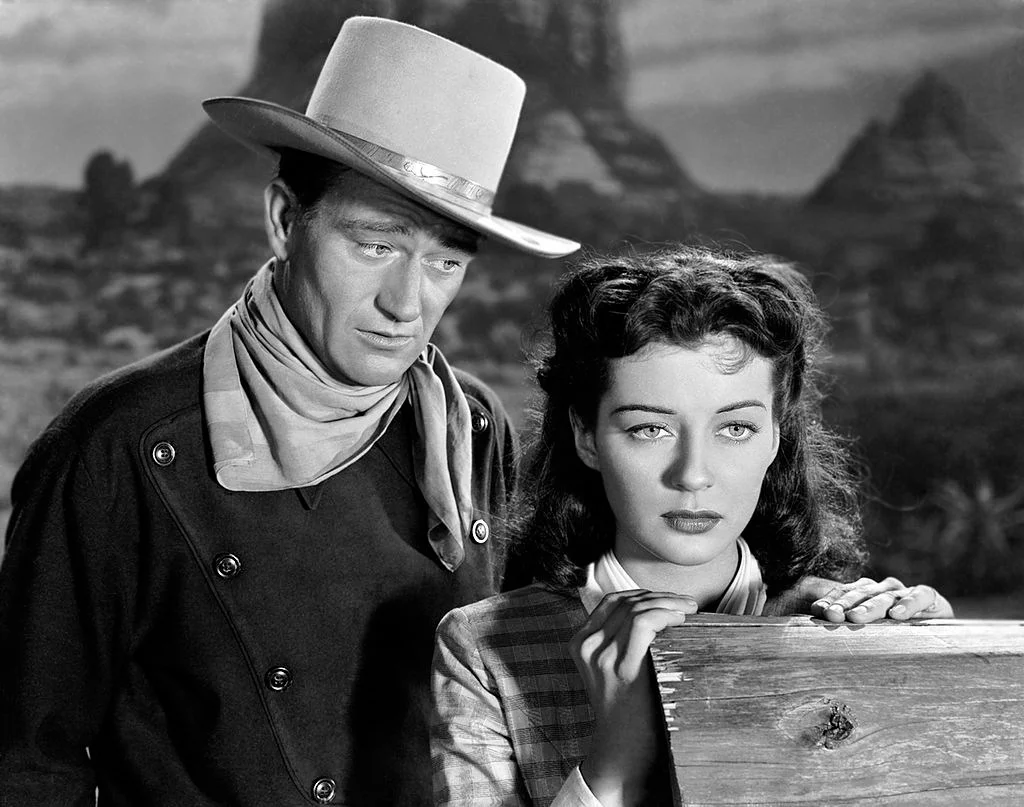 John Wayne i Gail Russell w filmie "Anioł i złoczyńca"