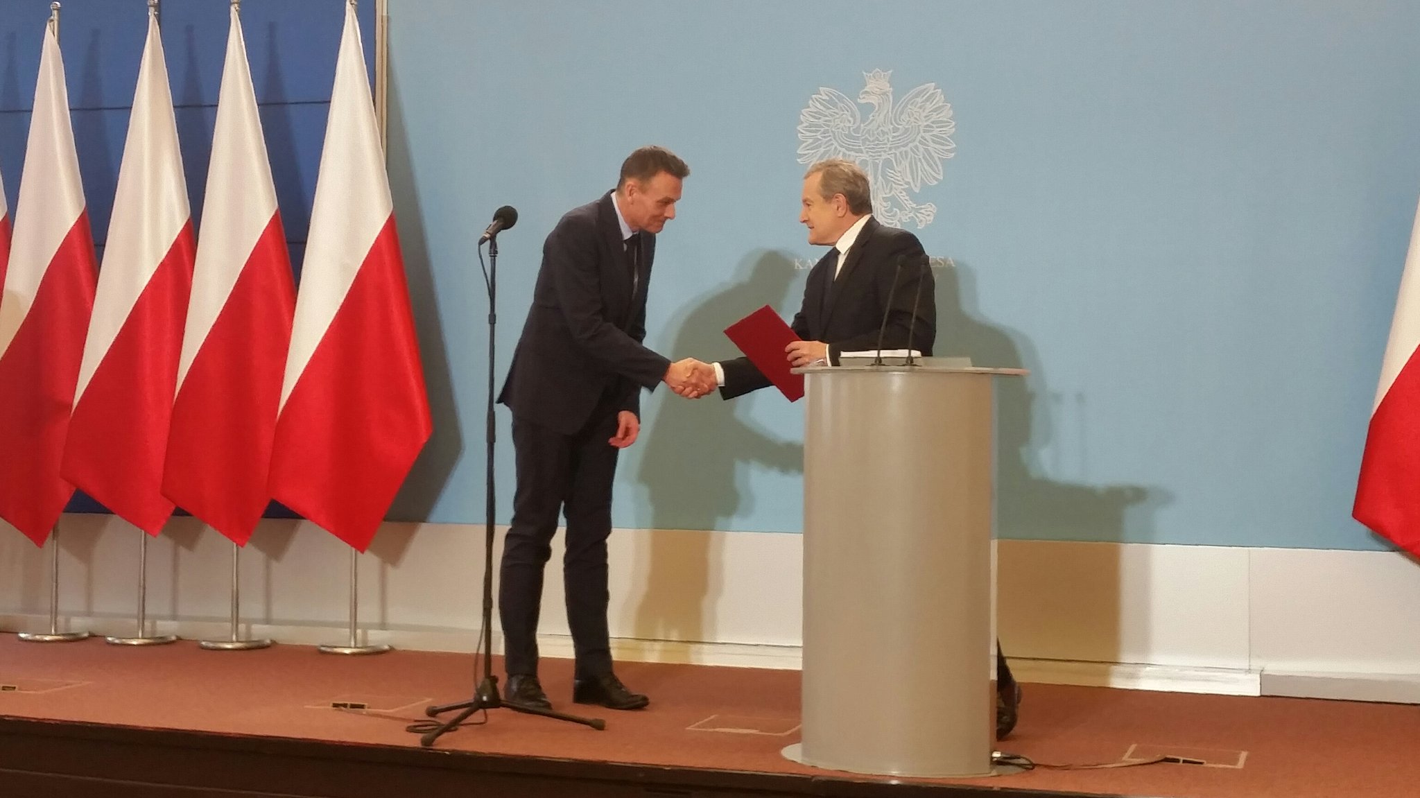 Gliński wręczył Wojciechowi Kaczmarczykowi nominację na dyrektora Narodowego Instytutu Wolności
