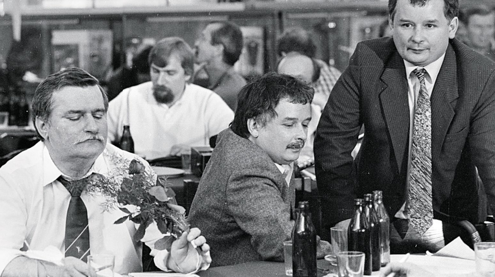 kaczyńscy, wałęsa