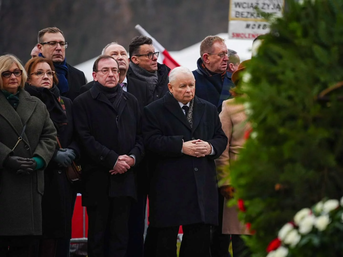 Kaczyński uniewinniony ws. uderzenia Komosy. Sąd uznał "znikomą szkodliwość czynu"