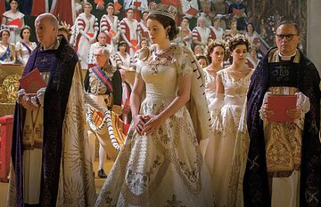 Kadr z serialu „The Crown” Netflixa, który kosztuje ok. 500 tys. funtów brytyjskich za odcinek