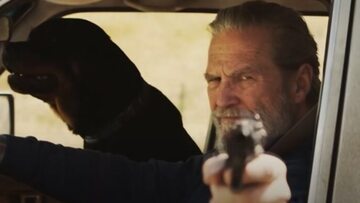 Kadr z trailera filmu "THE OLD MAN"