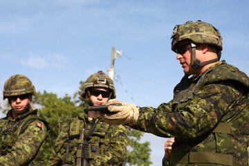 Kanadyjscy żołnierze podczas ćwiczeń