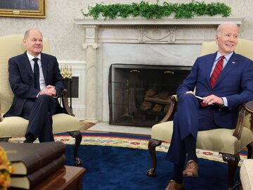 Kanclerz Niemiec Olaf Scholz i prezydent USA Joe Biden