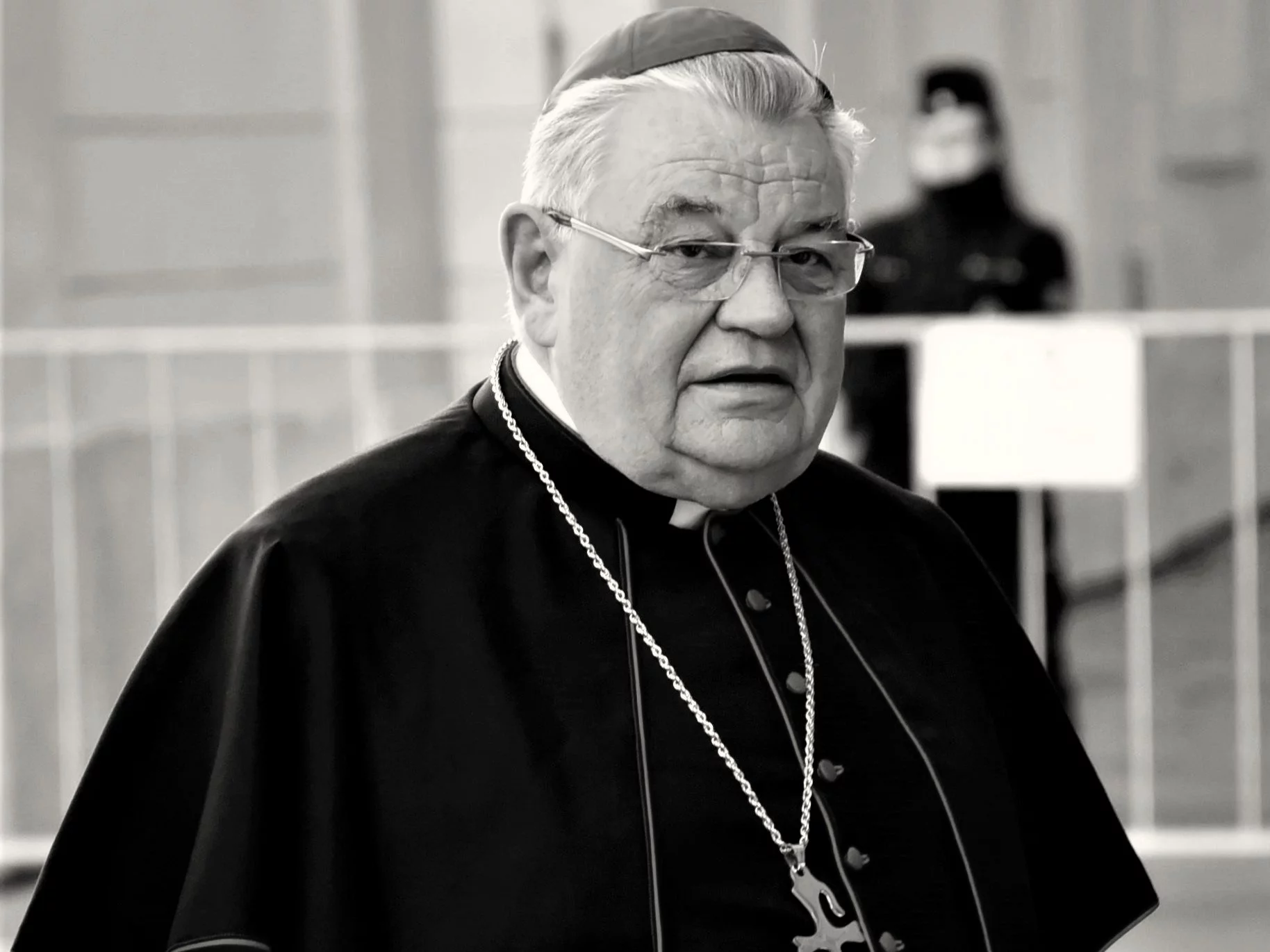 "Odszedł wielki przyjaciel naszej Ojczyzny". Przewodniczący KEP żegna kard. Dukę