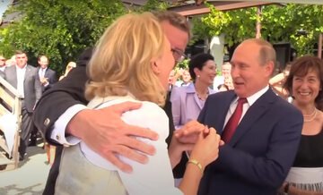 Karin Kneissl podczas swojego ślubu w towarzystwie Władimira Putina