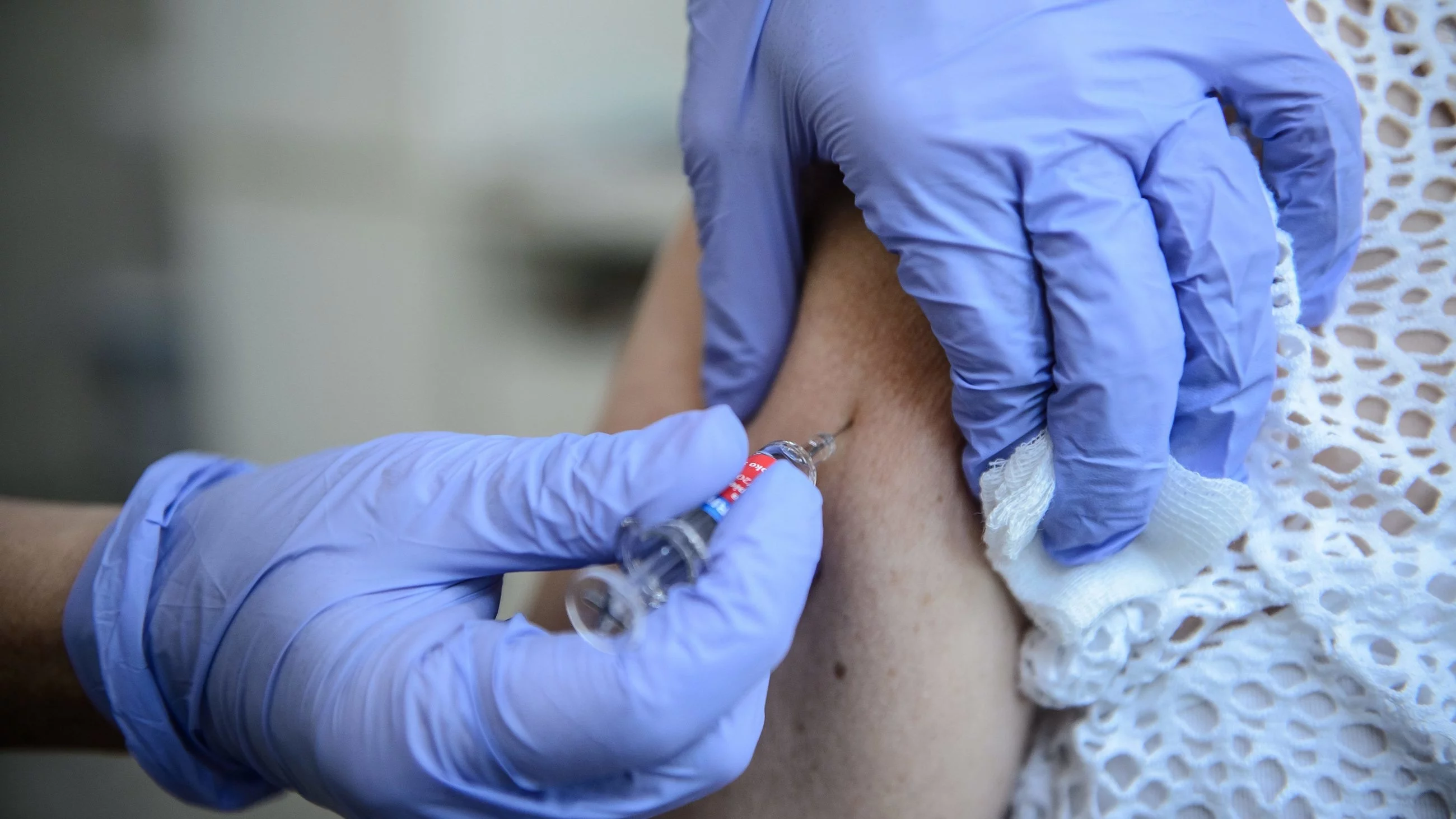 Szczepienie dzieci, zdjęcie ilustracyjne