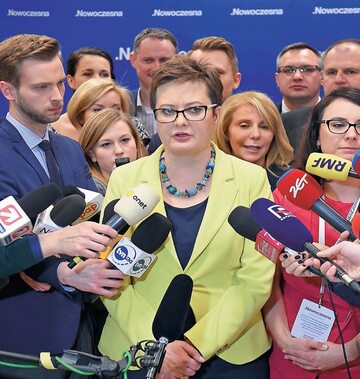 Katarzyna Lubnauer po objęciu przywództwa w Nowoczesnej jest przez część lewicowych komentatorów krytykowana za "rozbijanie jedności opozycji"