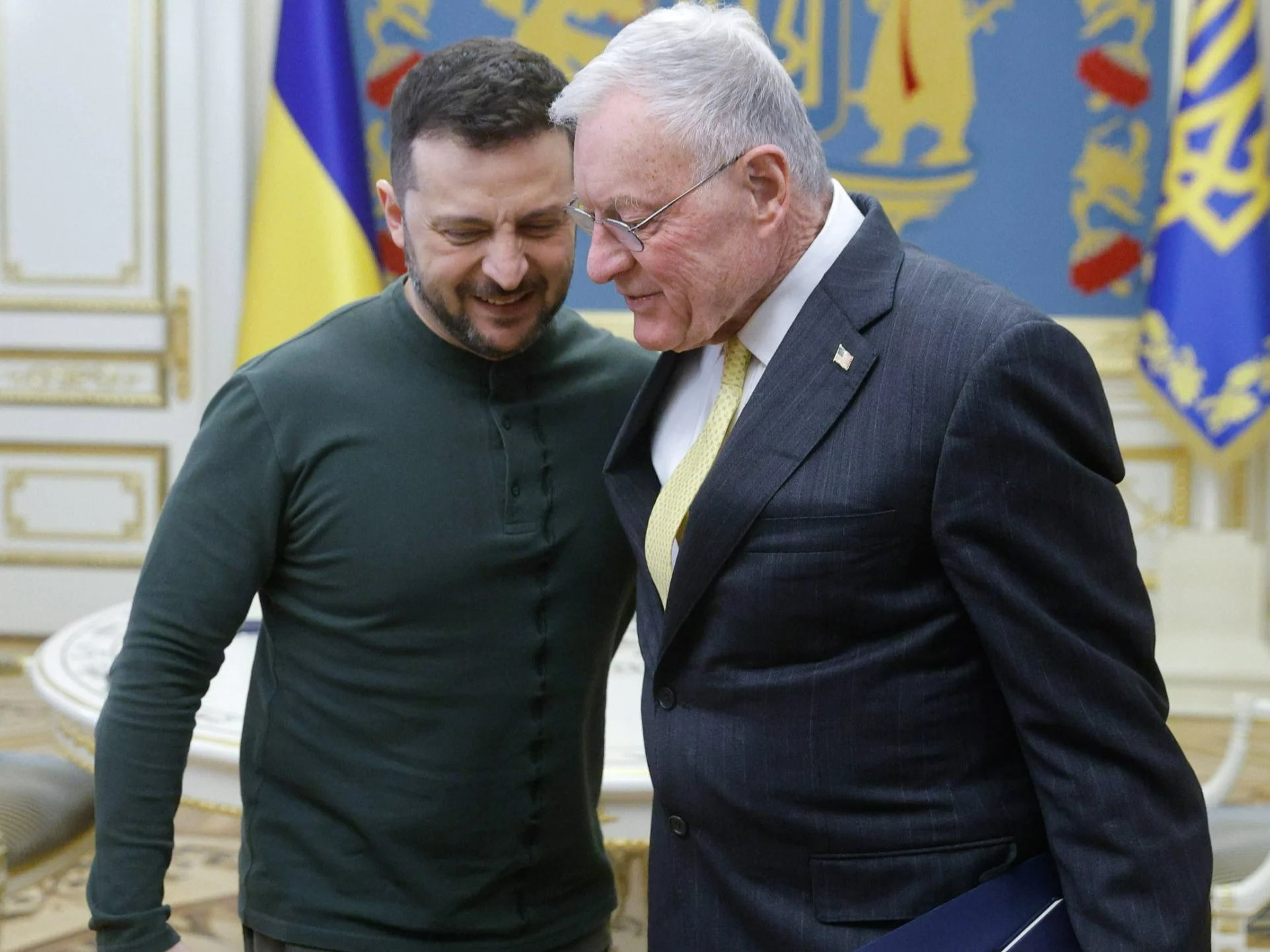 Wołodymyr Zełenski i Keith Kellogg