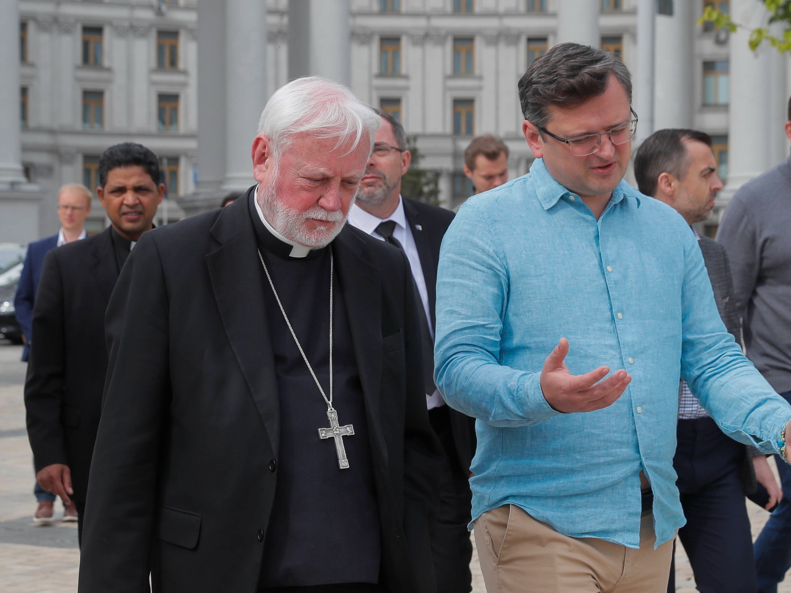 Abp Paul Gallagher i szef MSZ Ukrainy Dmytro Kułeba