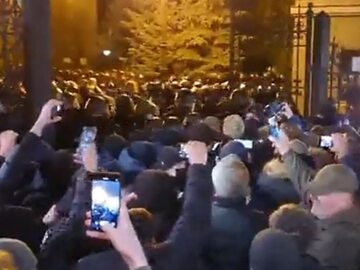 Kijów, próba wtargnięcia do kancelarii prezydenta