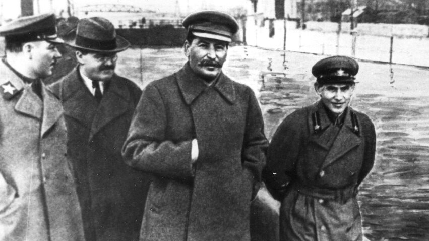 Woroszyłow, Mołotow, Stalin i Jeżow