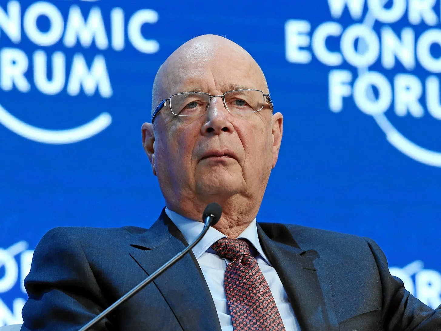 Światowe Forum Ekonomiczne. Klaus Schwab zrezygnował ze stanowiska
