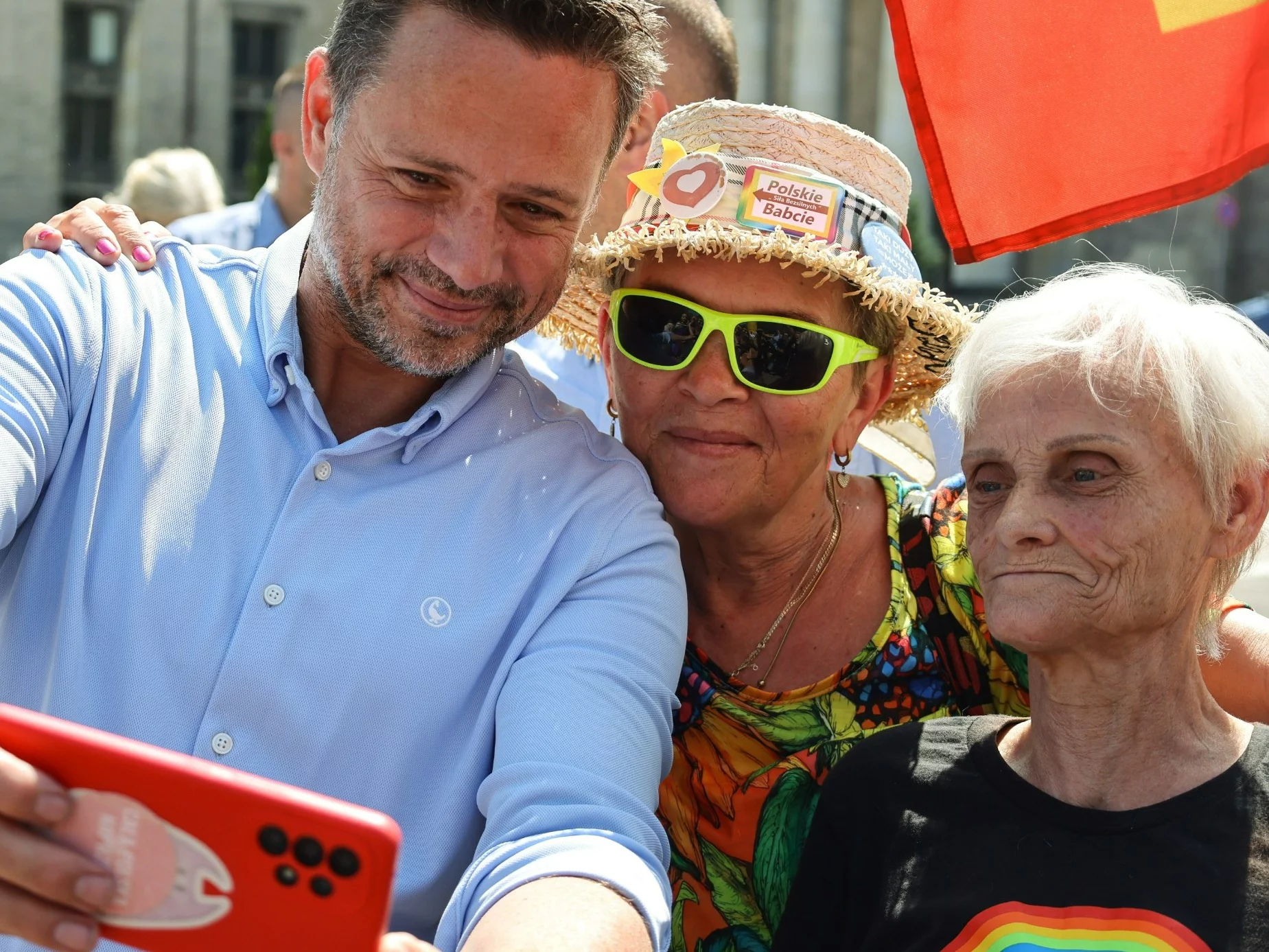 Prezydent Warszawy Rafał Trzaskowski (L) podczas Parady Równości