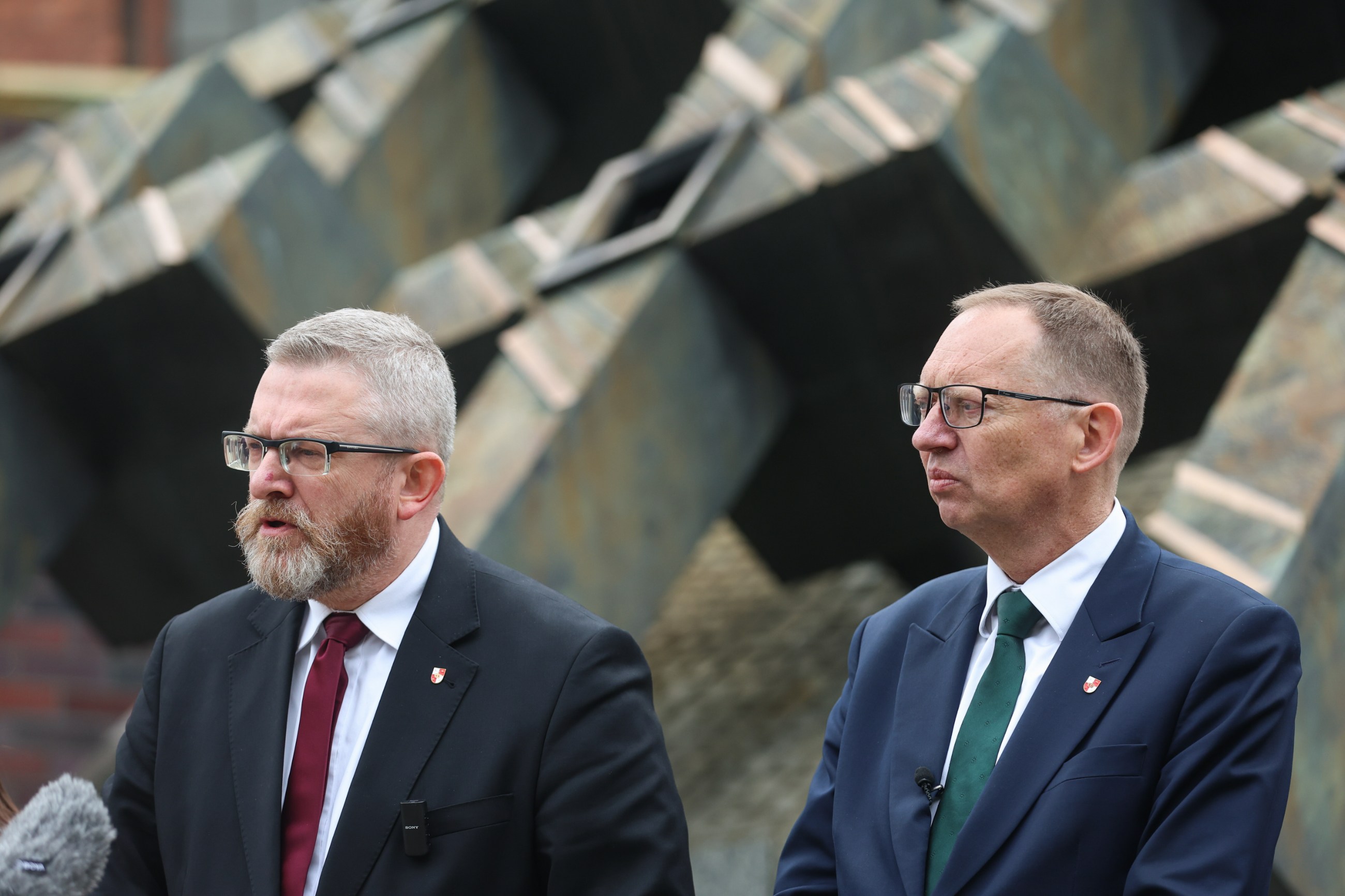 Delegalizacja partii Brauna? "Szeroko zakrojona, zaplanowana i realizowana akcja"