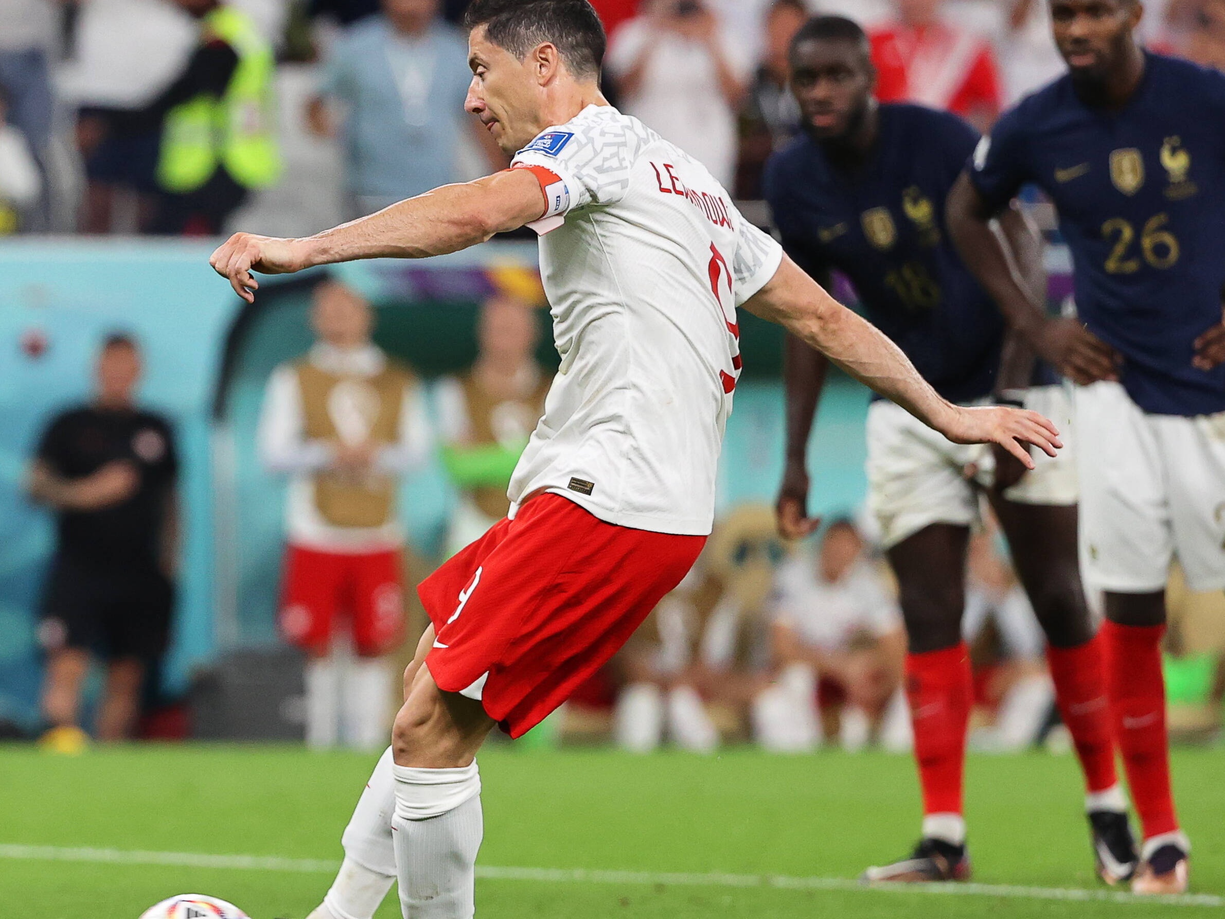 Mundial. Robert Lewandowski podczas meczu Polska-Francjs