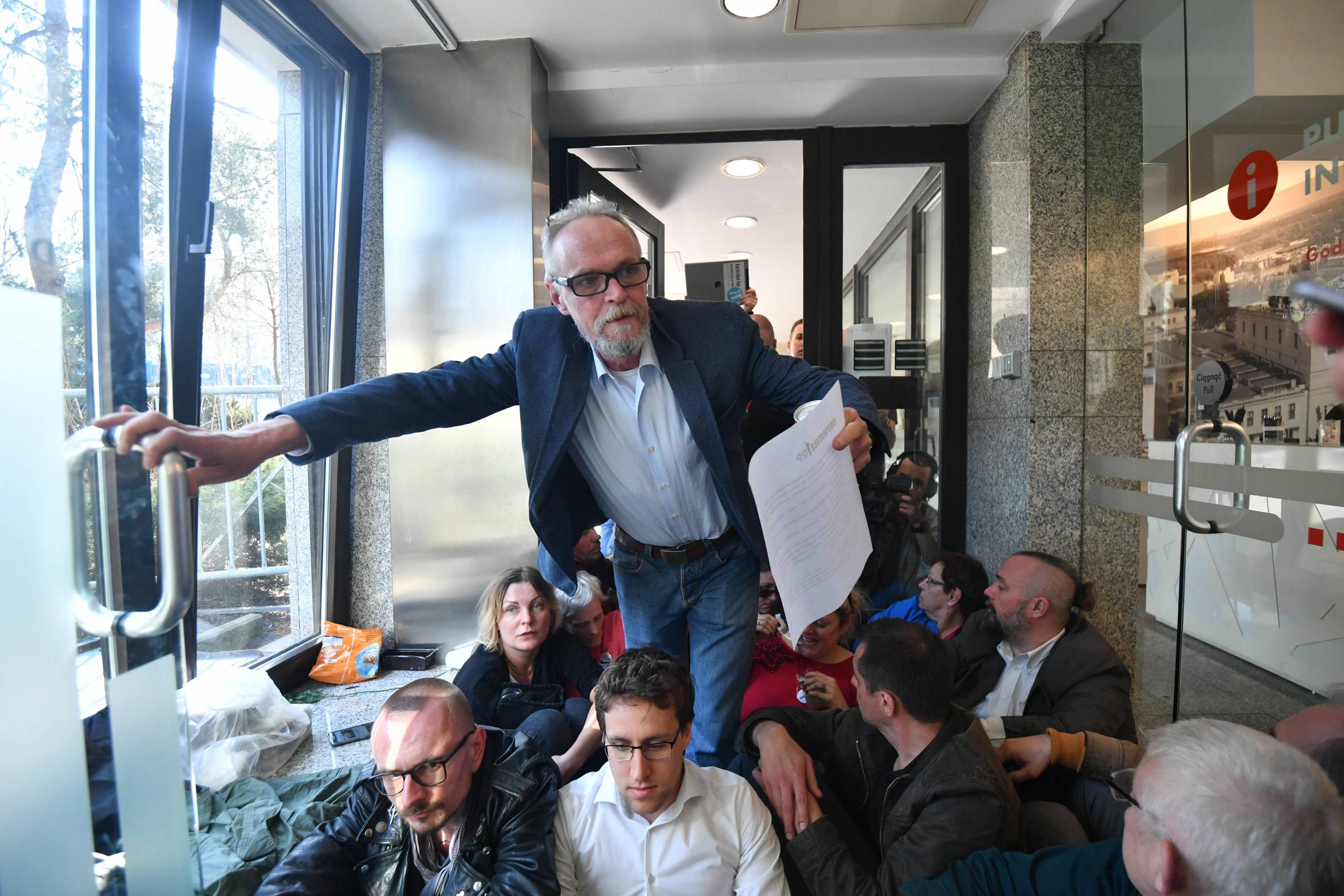 Okupacja sejmowego biura przepustek przez Obywateli RP