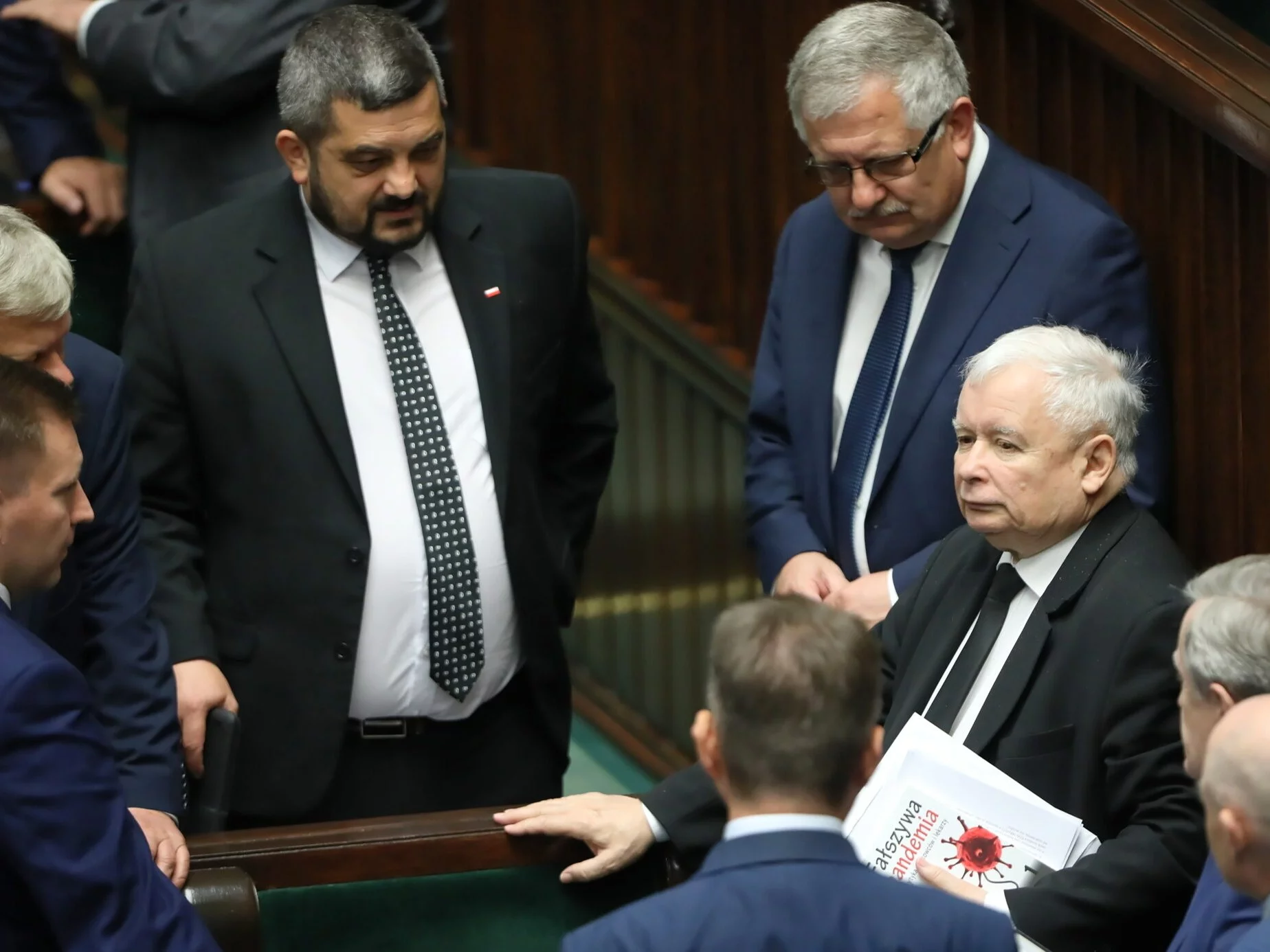 Prezes PiS Jarosław Kaczyński i poseł PiS Krzysztof Sobolewski w Sejmie