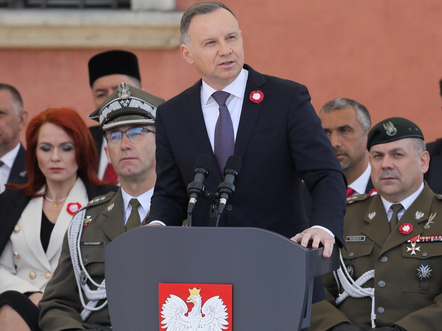 Prezydent RP Andrzej Duda podczas uroczystości na Placu Zamkowym w Warszawie. Obchody Święta Narodowego 3 Maja