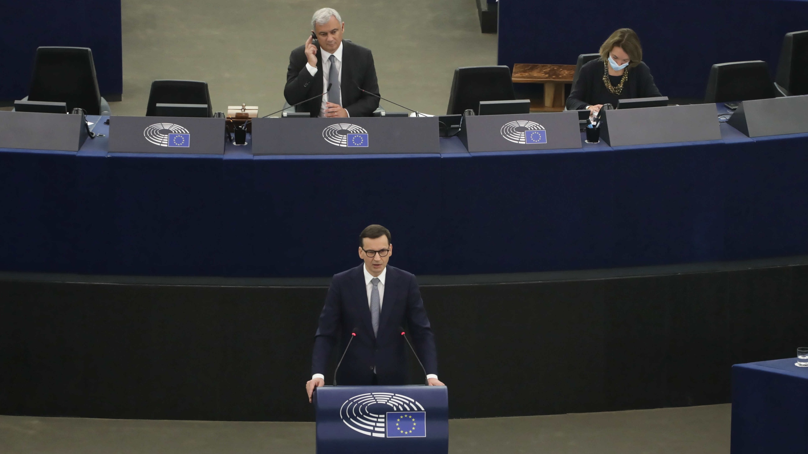 Premier Mateusz Morawiecki podczas posiedzenia Parlamentu w Strasburgu