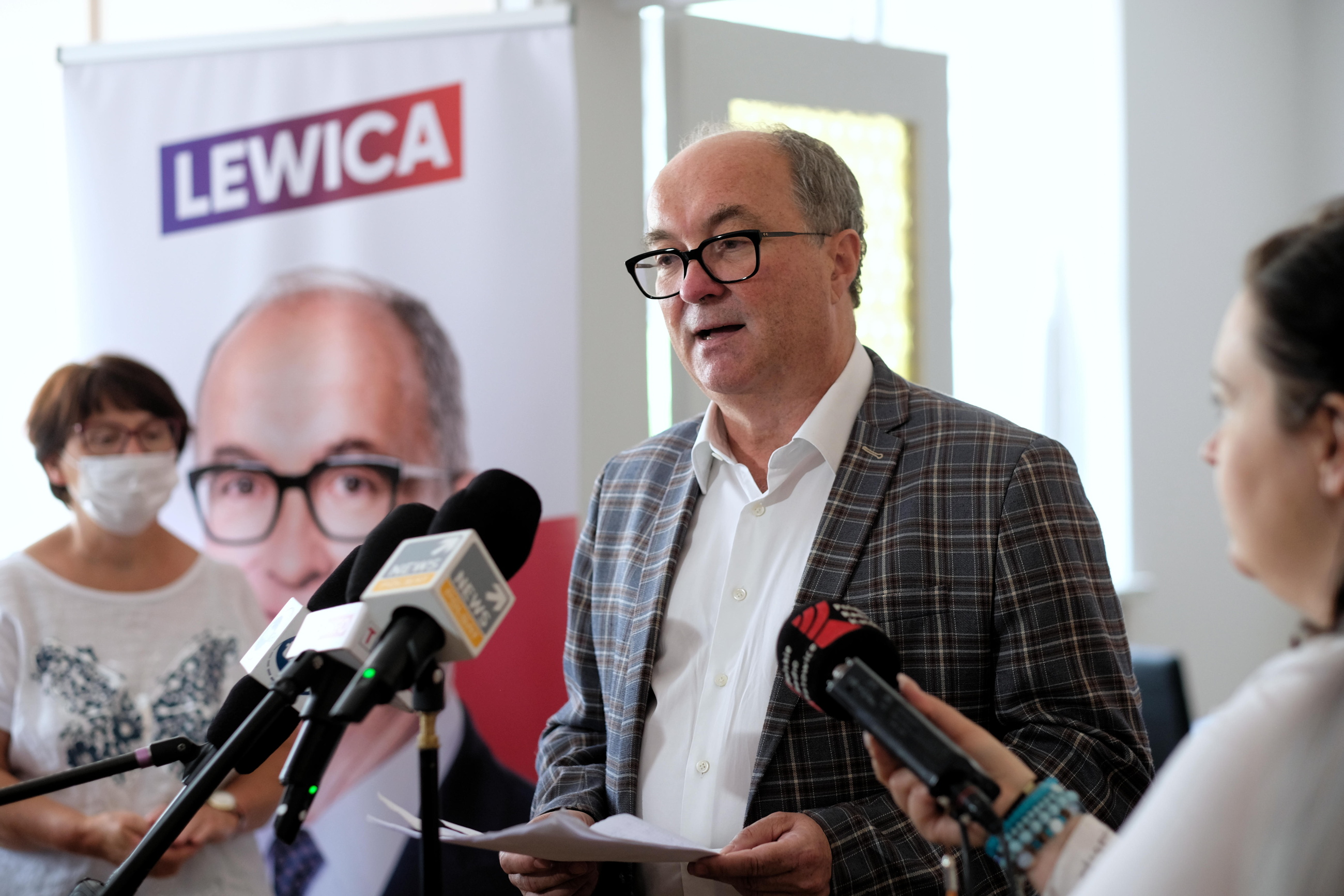 Przewodniczący Nowej Lewicy Włodzimierz Czarzasty podczas briefingu prasowego