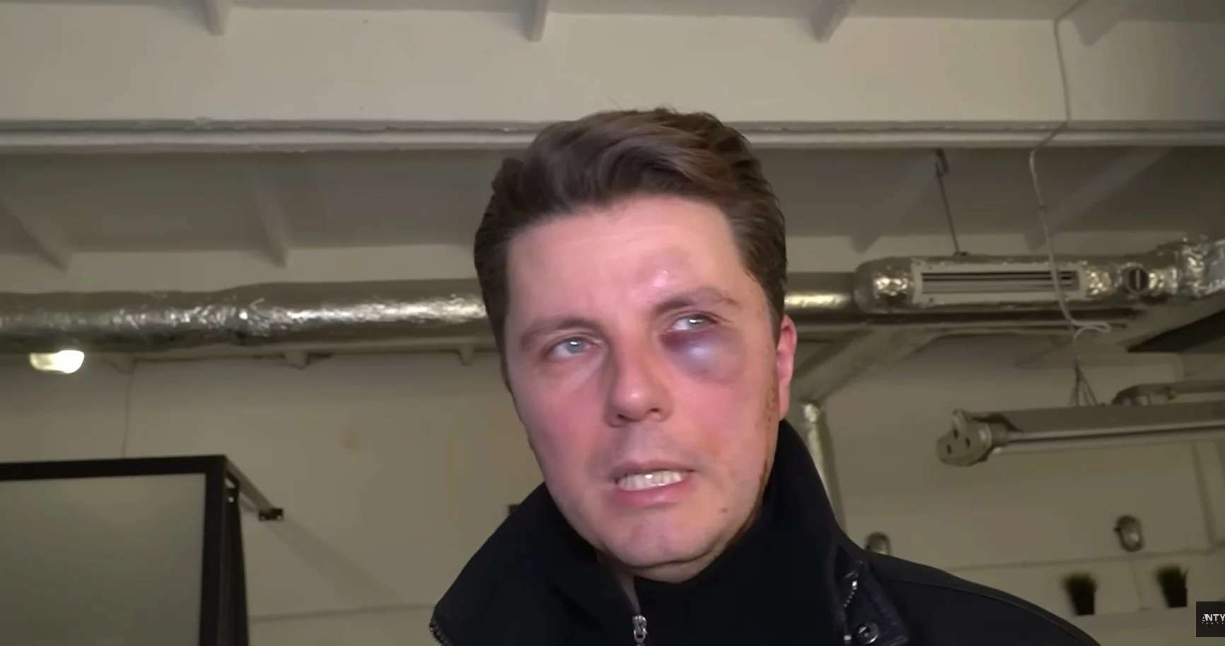 Piotr Korczarowski pobity na konferencji MMA