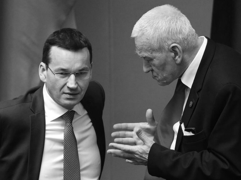 Premier Mateusz Morawiecki i jego zmarły ojciec Kornel Morawiecki