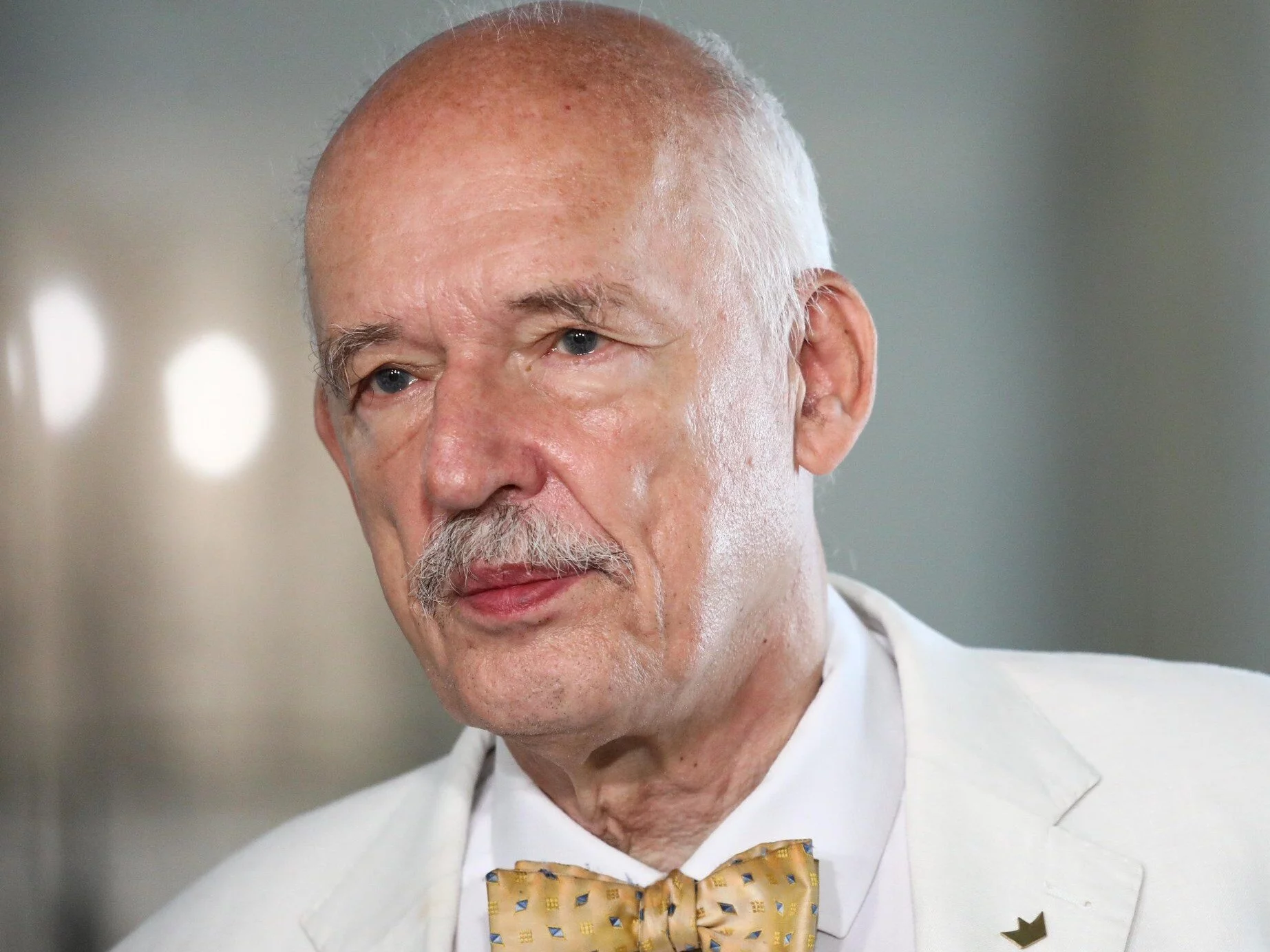 Korwin-Mikke: Głupiejemy. Ludzie nie rozumieją najprostszych rzeczy