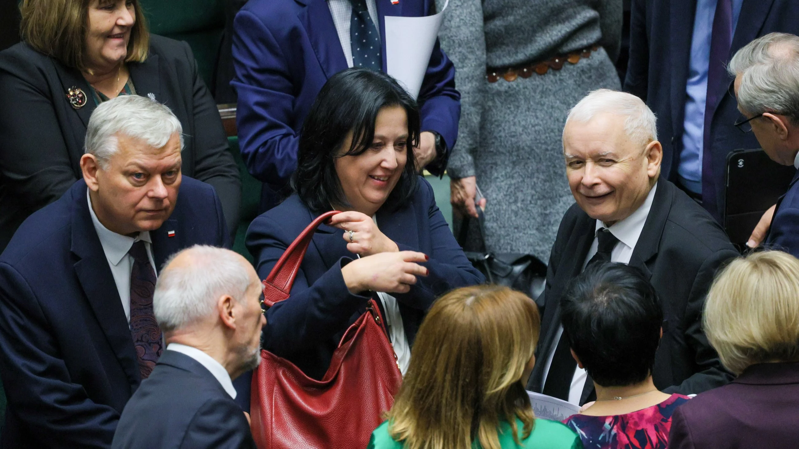 Kryzys w PiS. Panowie G.: Ostrożnie z liczeniem zdrajców