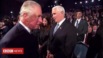 Książę Karol i Mike Pence podczas ceremonii w Yad Vashem