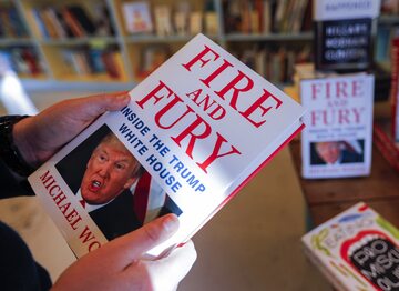 Książka "Fire and Fury: Inside the Trump White House"  o pracy i zdrowiu psychicznym prezydenta USA