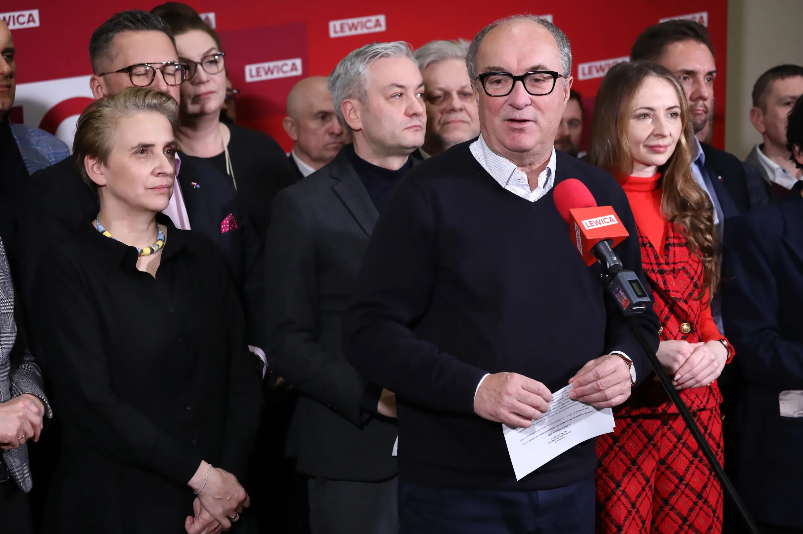 Many people are willing to become the head of the left. The end of Czarzasty?