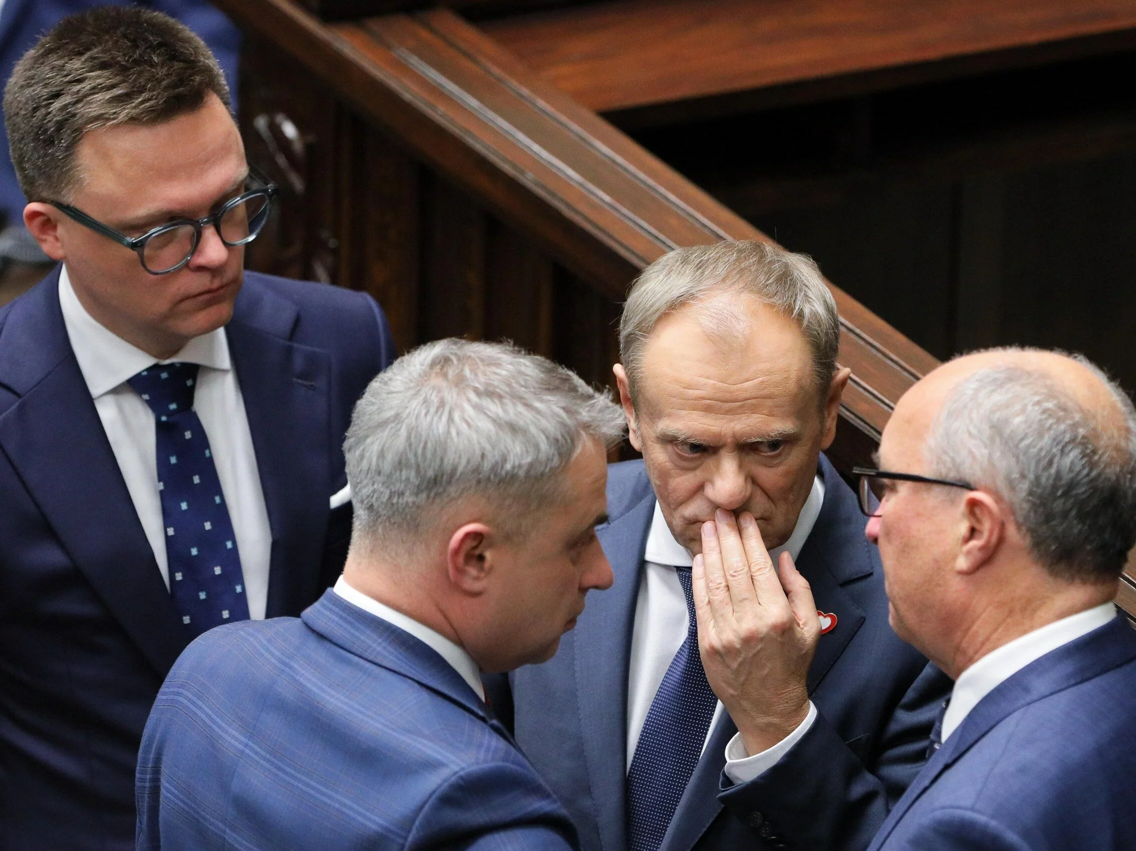 Premier Donald Tusk (2P), wicemarszałek Sejmu Włodzimierz Czarzasty (P), desygnowany na stanowisko wicepremiera i ministra cyfryzacji Krzysztof Gawkowski