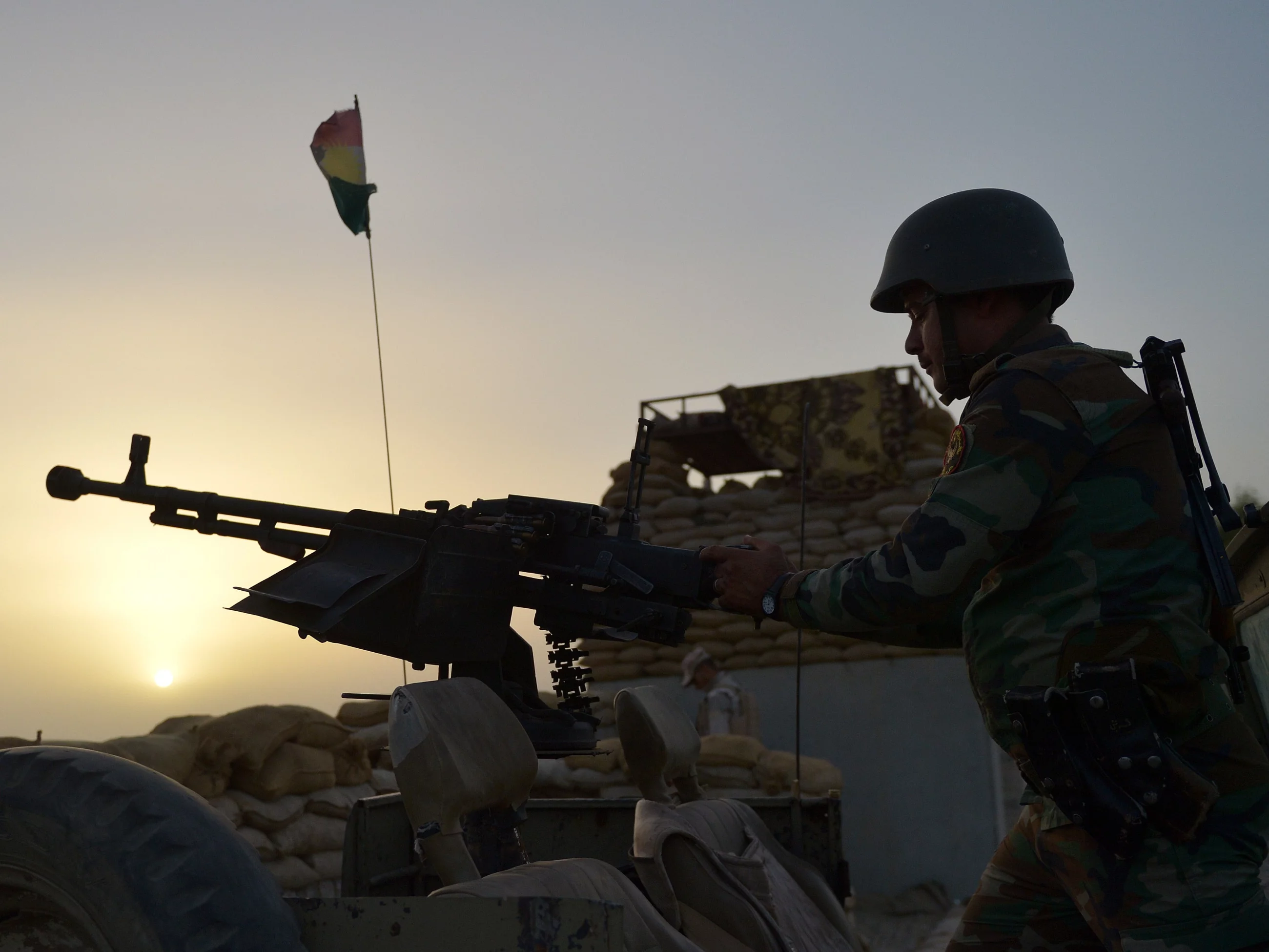 Kurdyjscy partyzanci na posterunku w rejonie Góry Zartek w Iraku