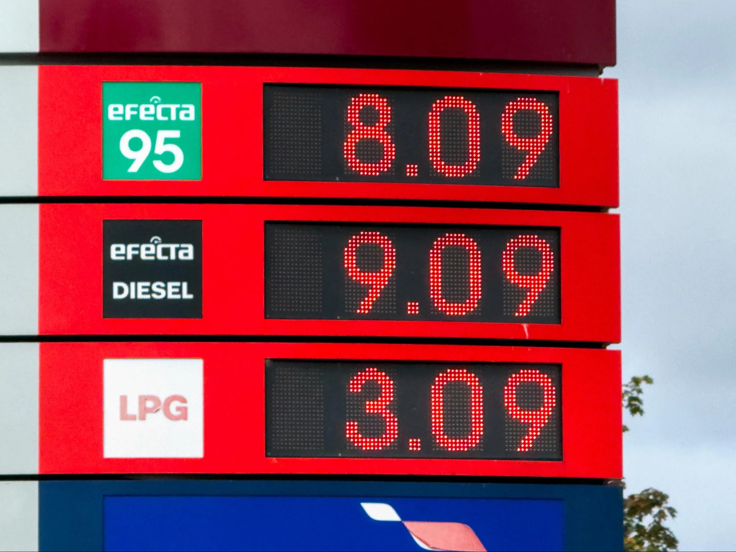 Szczecin, 17.09.2026. Ceny paliw na jednej ze stacji Orlenu