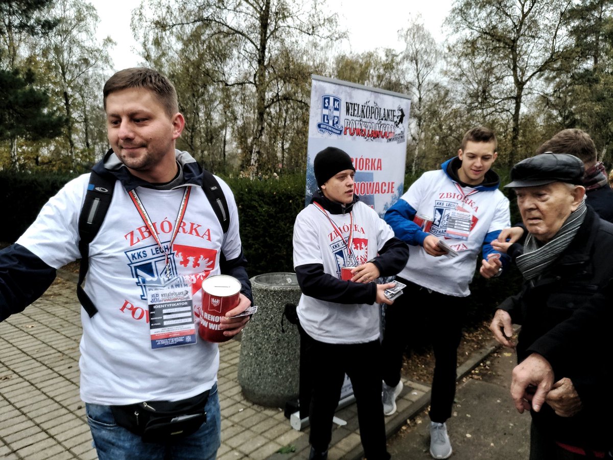 Ponad 170 tysięcy złotych na renowację grobów Powstańców Wielkopolskich zebrali już kibice Lecha Poznań.