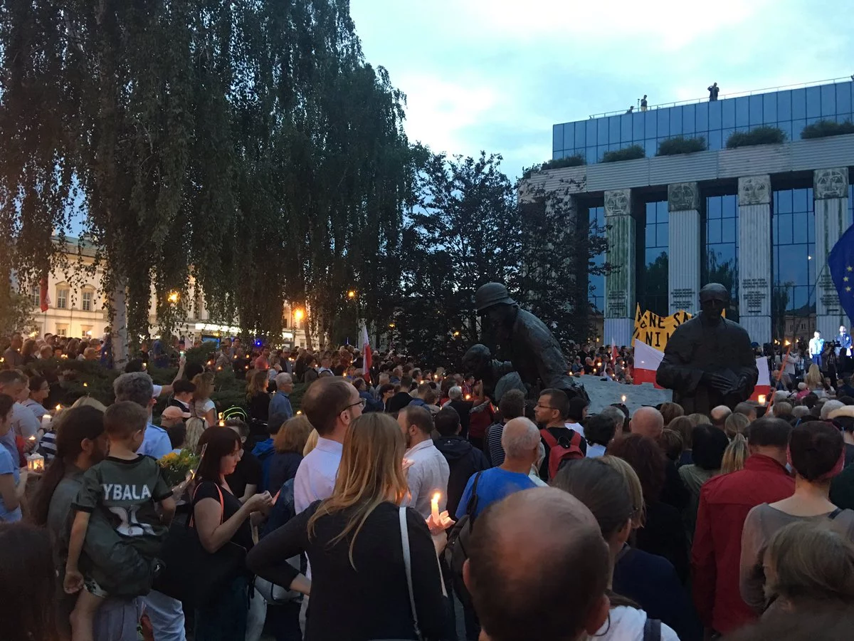 Łańcuch światła pod Sądem Najwyższym