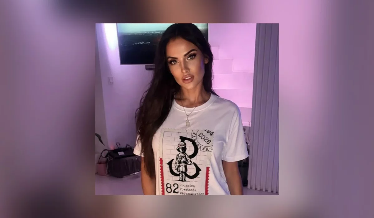 Monika Laskowska w koszulce upamiętniającej 82. rocznicę wybuchu Powstania Warszawskiego