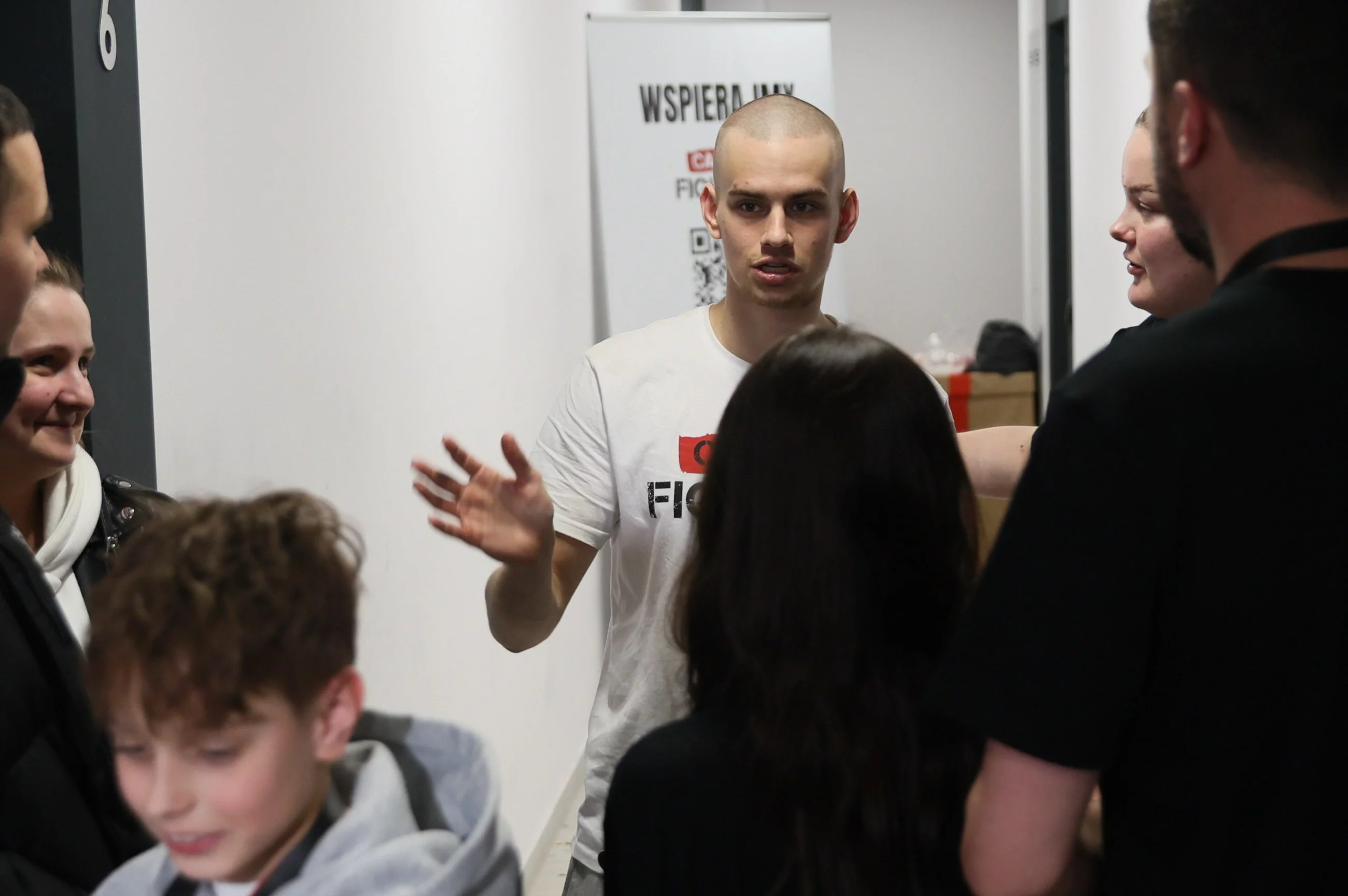 Prowadzący zbiórkę na Fundację Cancer Fighters, influencer Łatwogang