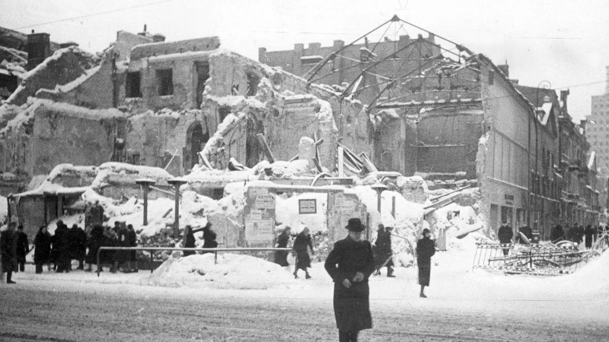 Róg Nowego Światu i Świętokrzyskiej, Warszawa, zima 1940 roku
