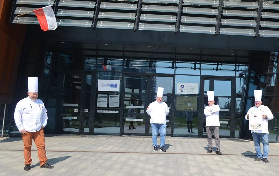 „Spotkanie odbyło się w bardzo przyjacielskiej atmosferze” – czytamy na stronie Stowarzyszenia Kucharzy Polskich (SKP), których przedstawiciele odwiedzili byłego prezydenta.