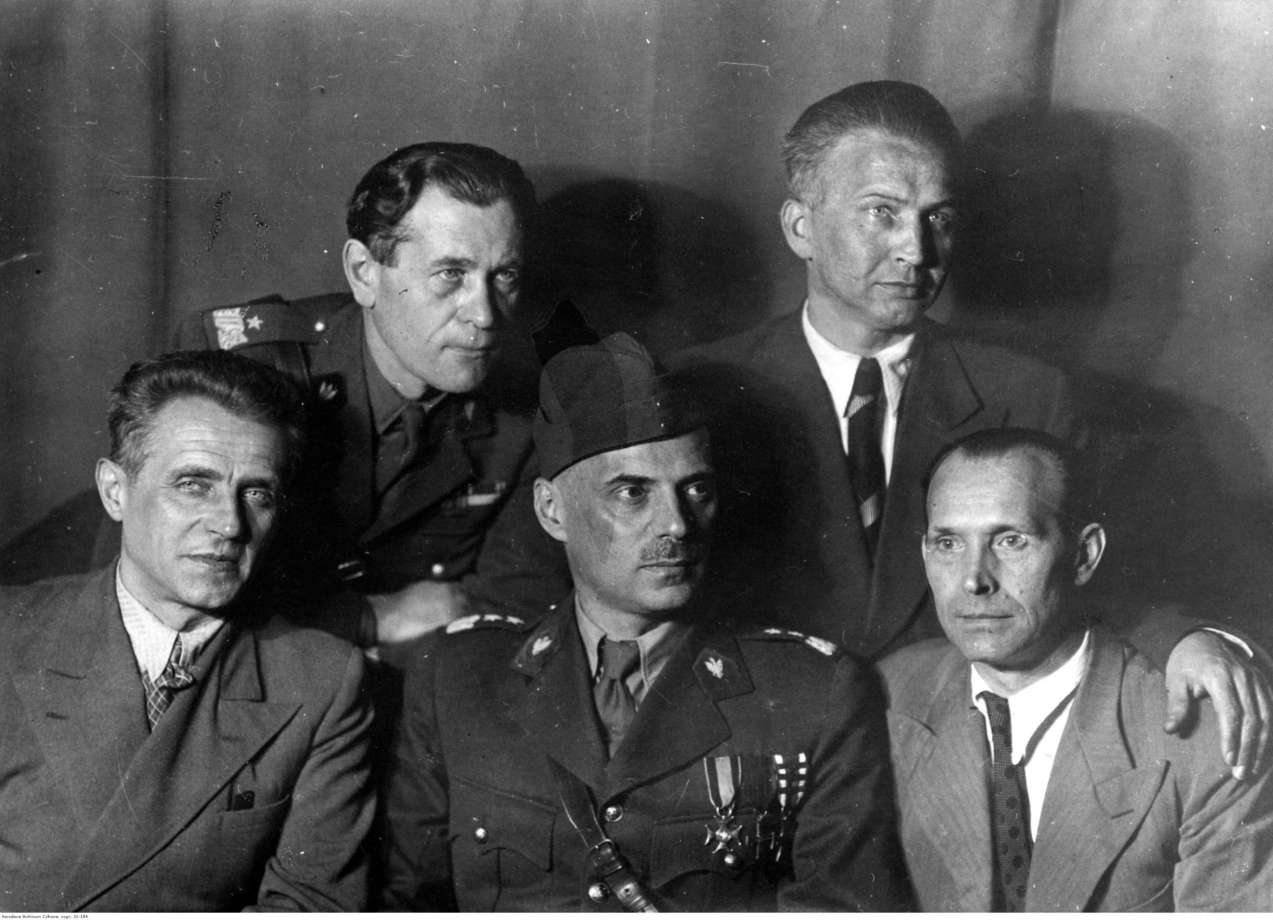 Wyżsi dowódcy Armii Polskiej w ZSRS. Od góry: Szyszko-Bohusz, Okulicki, Karaszewicz-Tokarzewski, Anders, Spiechowicz