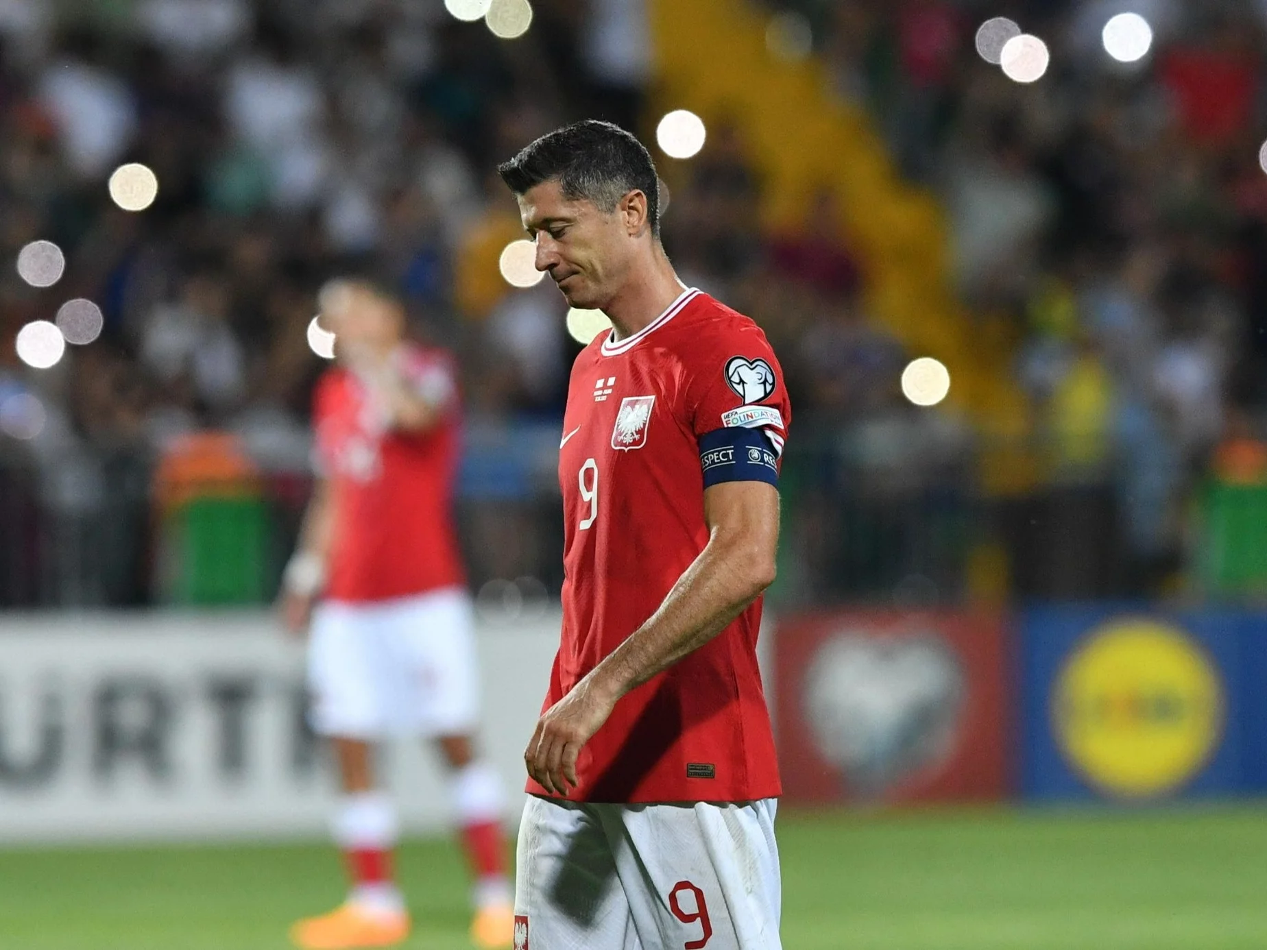 Lewandowski poza kadrą. Socjolog: Zabrano mu prawo do bycia zmęczonym