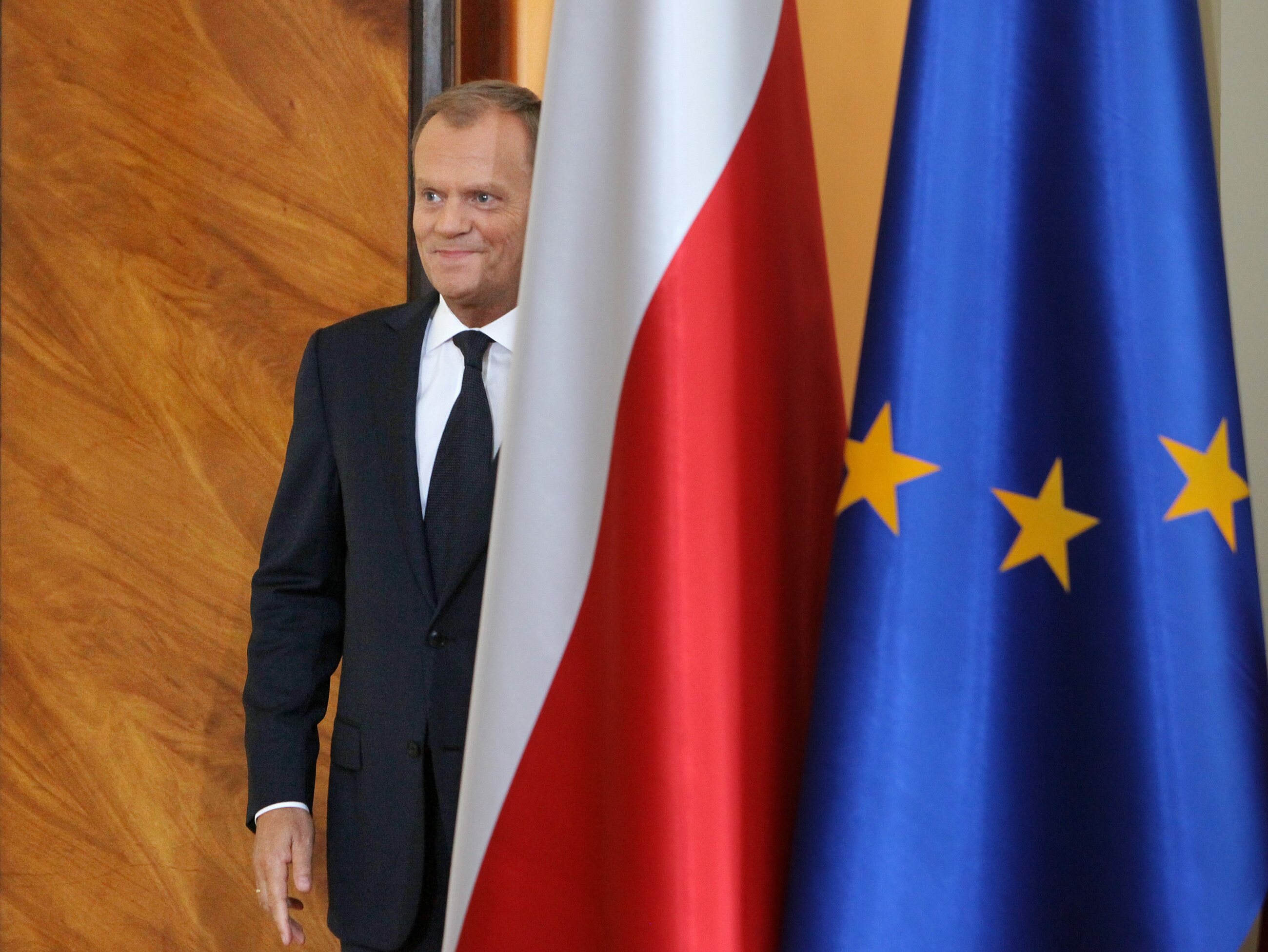 Donald Tusk przed konferencją prasową w 2011 roku